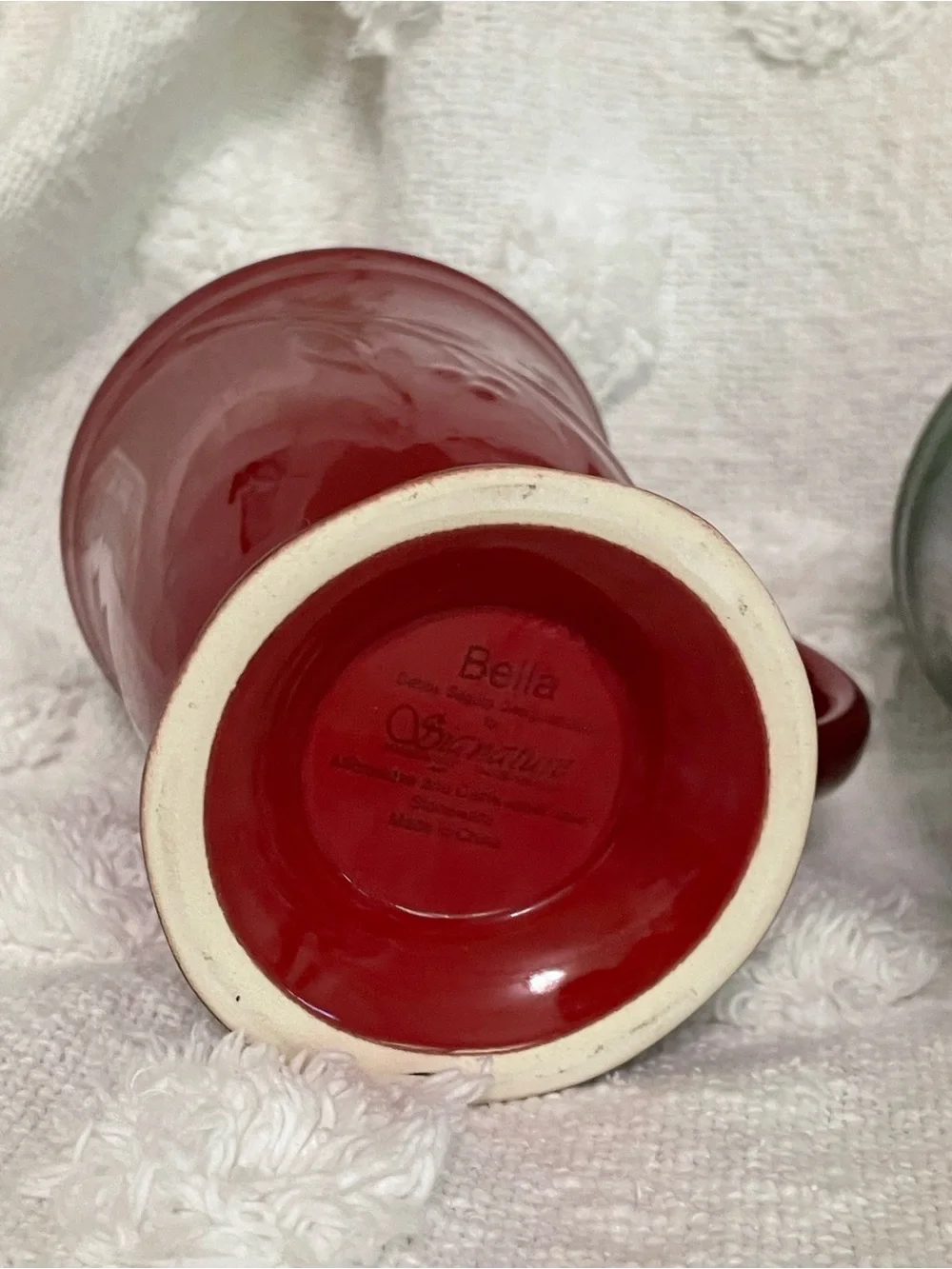 Vintage Bella Glazed Stoneware‎ 4 1/2” Mugs by Debby Segura Red and Green